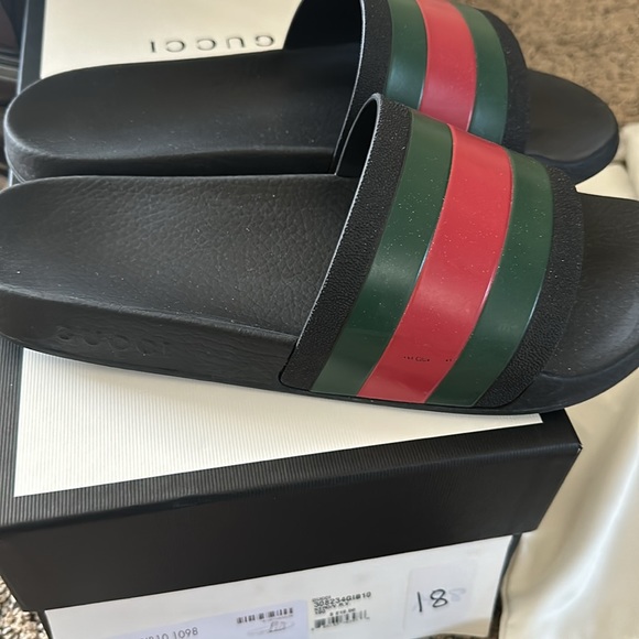 Gently used mens NERO sandal size 10 - Picture 2 of 5